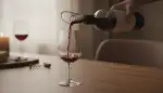 Wein richtig belüften: Ausgießer-Geheimnisse